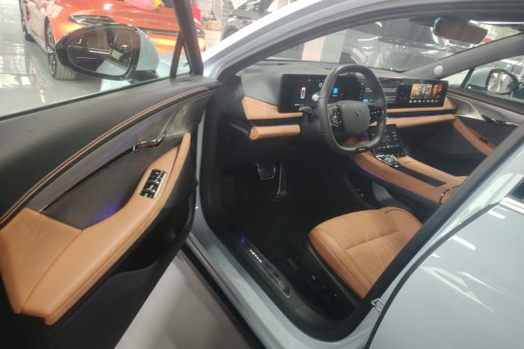 Used VOYAH PASSION 2023 Four-Wheel Drive Flagship Edition Driver Seat