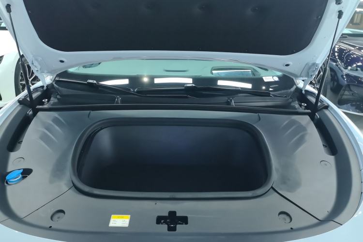 Used VOYAH PASSION 2023 Four-Wheel Drive Long-Range Version Engine Bay