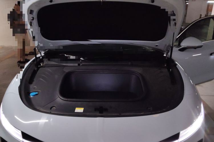 Used VOYAH PASSION 2023 Four-Wheel Drive Flagship Edition Engine Bay