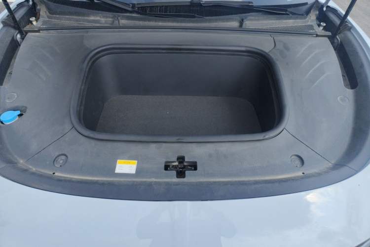Used VOYAH PASSION 2023 Four-Wheel Drive Flagship Edition Engine Bay