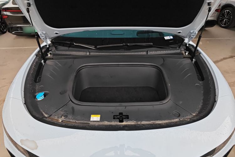 Used VOYAH PASSION 2023 Four-Wheel Drive Flagship Edition Engine Bay