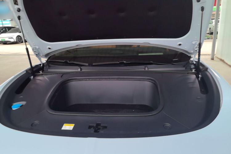 Used VOYAH PASSION 2023 Four-Wheel Drive Flagship Edition Engine Bay