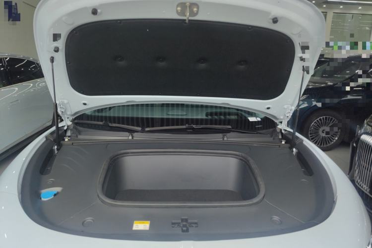 Used VOYAH PASSION 2023 Four-Wheel Drive Flagship Edition Engine Bay