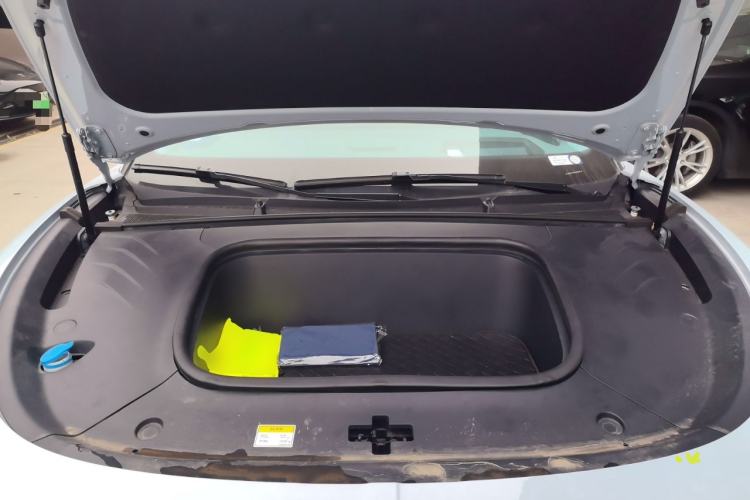Used VOYAH PASSION 2023 Four-Wheel Drive Flagship Edition Engine Bay