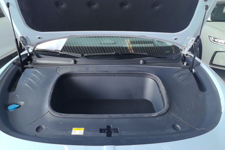 Used VOYAH PASSION 2023 Four-Wheel Drive Flagship Edition Engine Bay