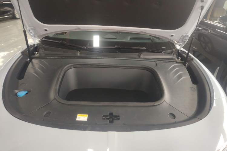 Used VOYAH PASSION 2023 Four-Wheel Drive Flagship Edition Engine Bay