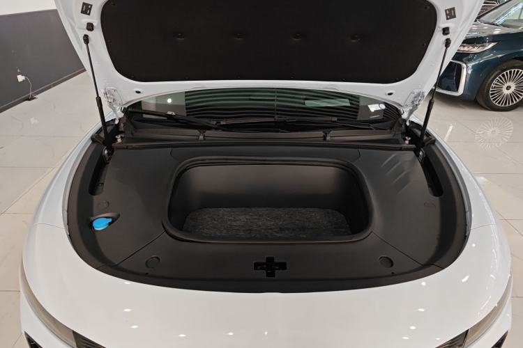 Used VOYAH PASSION 2023 Four-Wheel Drive Flagship Edition Engine Bay