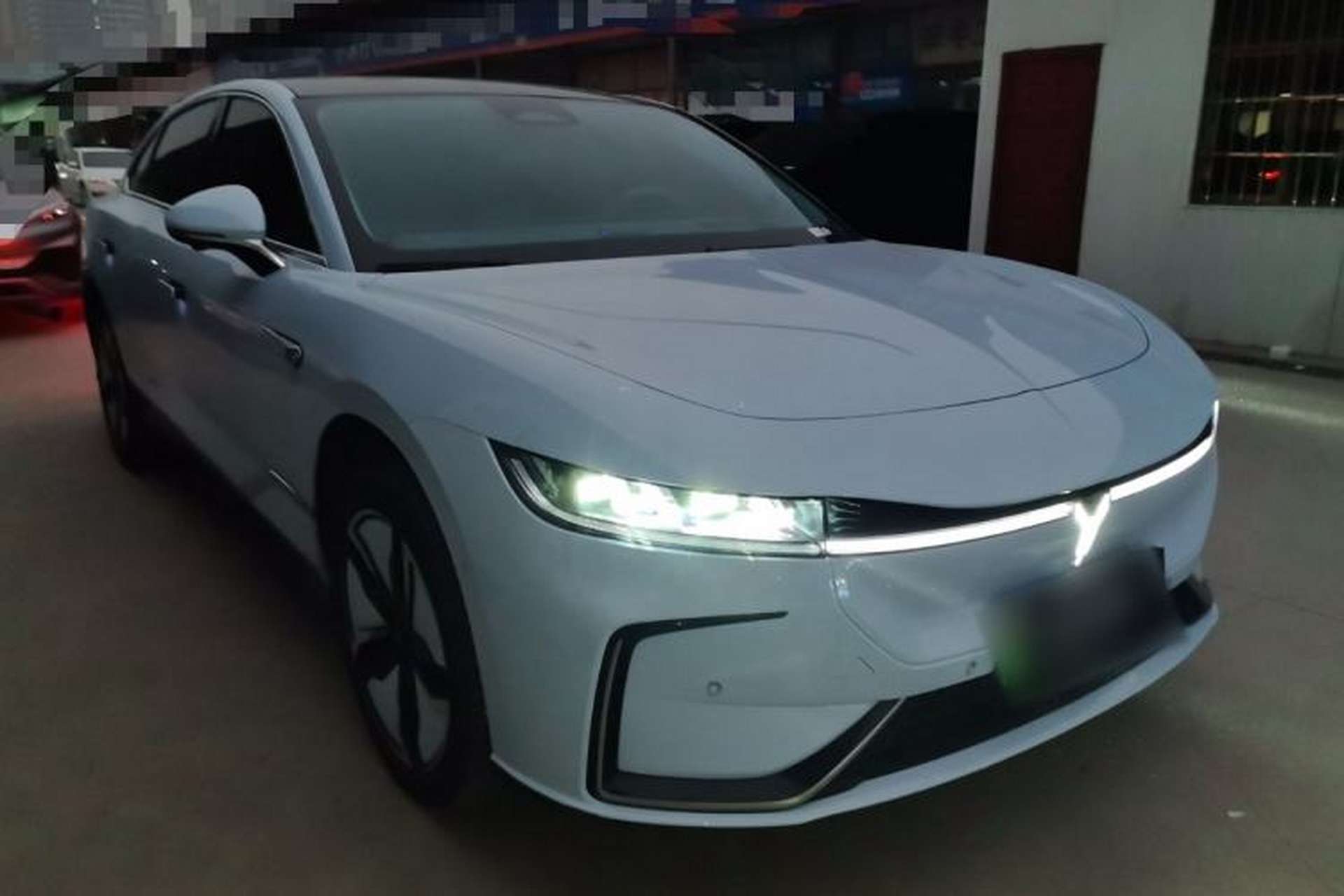 Used VOYAH PASSION 2023 Four-Wheel Drive Flagship Edition Exterior 2