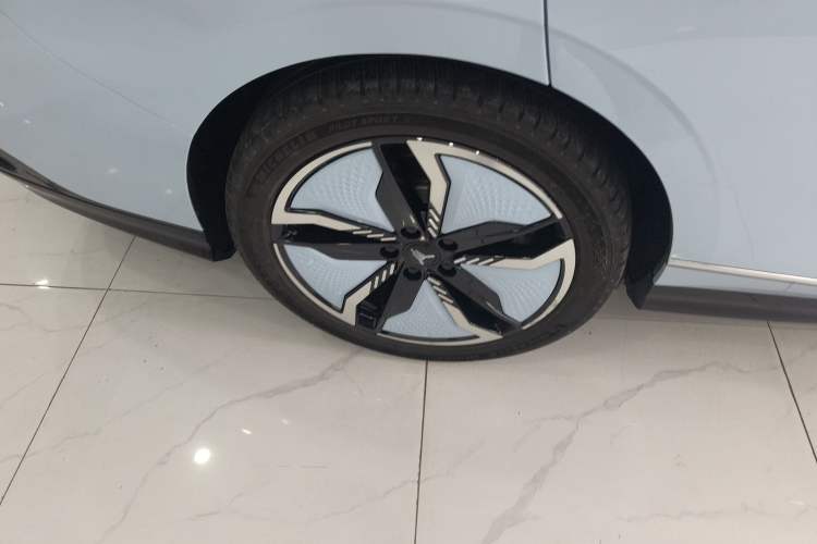 Used VOYAH PASSION 2023 Four-Wheel Drive Flagship Edition Exterior 5