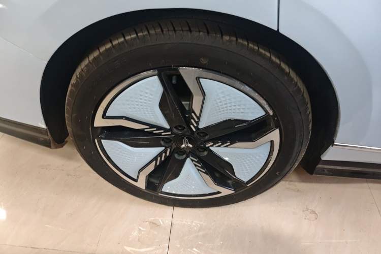 Used VOYAH PASSION 2023 Four-Wheel Drive Flagship Edition Exterior 5