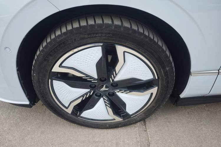 Used VOYAH PASSION 2023 Four-Wheel Drive Flagship Edition Exterior 5