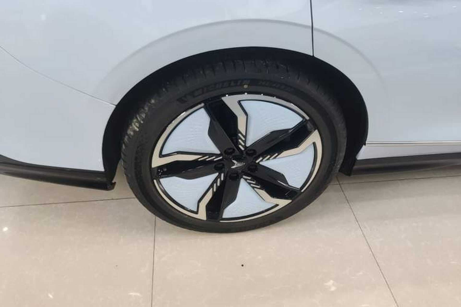 Used VOYAH PASSION 2023 Four-Wheel Drive Flagship Edition Exterior 5