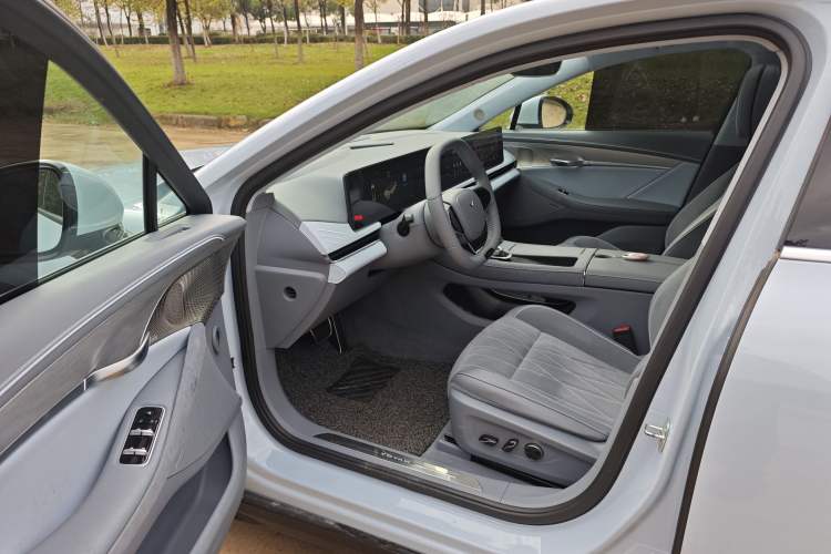 Used VOYAH PASSION 2023 Four-Wheel Drive Standard Edition Exterior 7