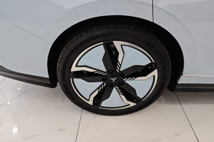 Used VOYAH PASSION 2023 Four-Wheel Drive Flagship Edition Exterior 8