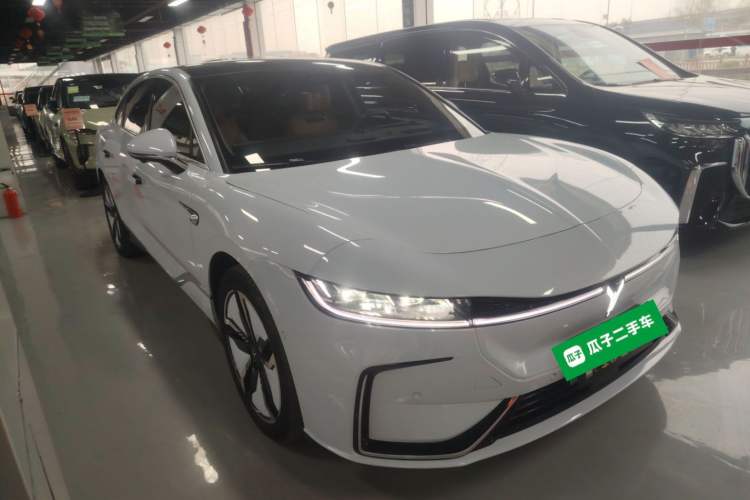 Used VOYAH PASSION 2023 Four-Wheel Drive Flagship Edition Front Right 45 Deg