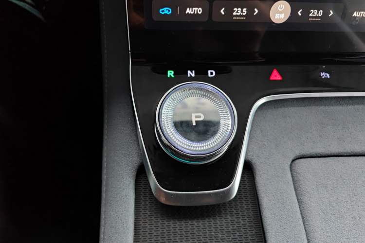 Used VOYAH PASSION 2023 Four-Wheel Drive Flagship Edition Gear Lever