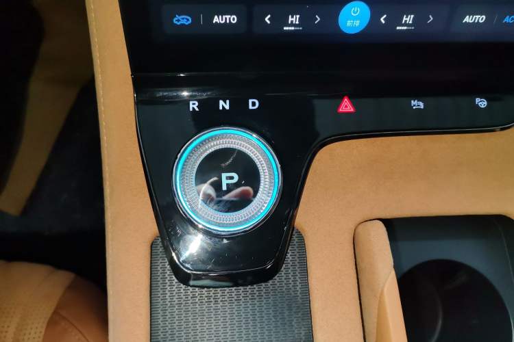 Used VOYAH PASSION 2023 Four-Wheel Drive Flagship Edition Gear Lever