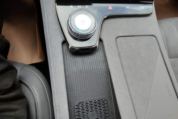 Used VOYAH PASSION 2023 Four-Wheel Drive Standard Edition Gear Lever
