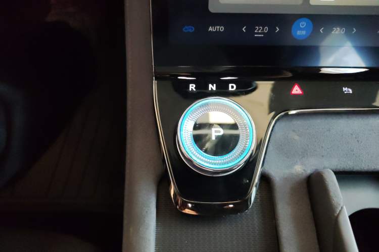 Used VOYAH PASSION 2023 Four-Wheel Drive Long-Range Version Gear Lever
