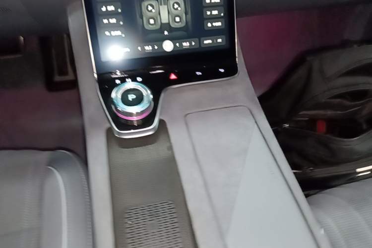 Used VOYAH PASSION 2023 Four-Wheel Drive Standard Edition Gear Lever