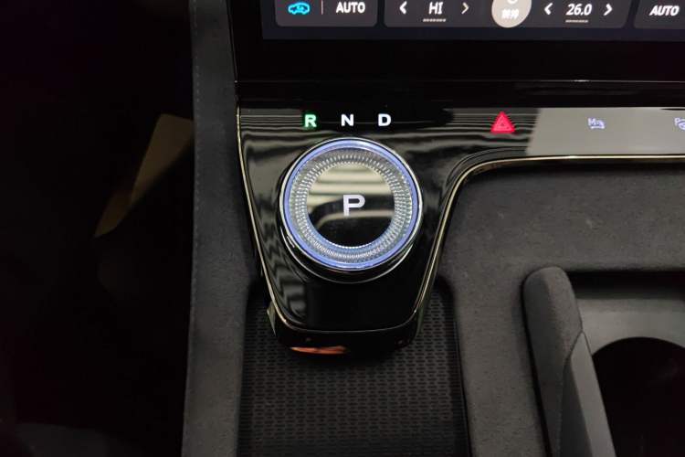 Used VOYAH PASSION 2023 Four-Wheel Drive Flagship Edition Gear Lever