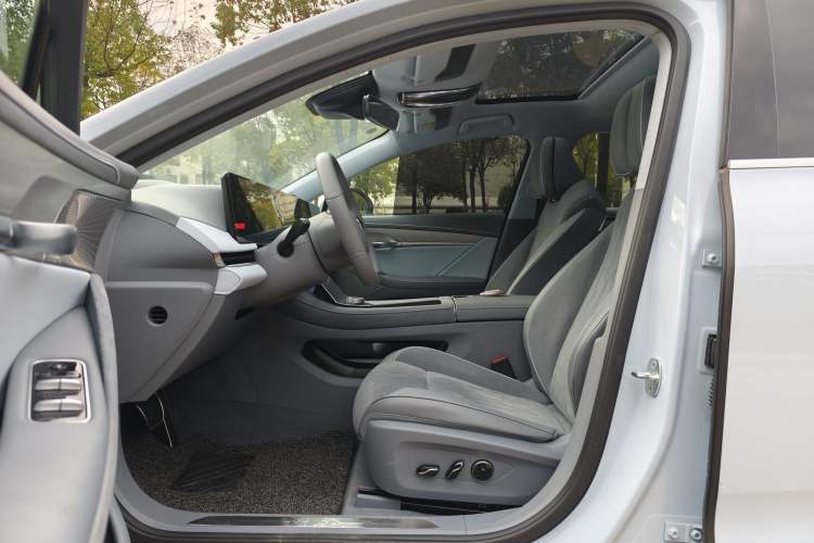 Used VOYAH PASSION 2023 Four-Wheel Drive Standard Edition Interior 1