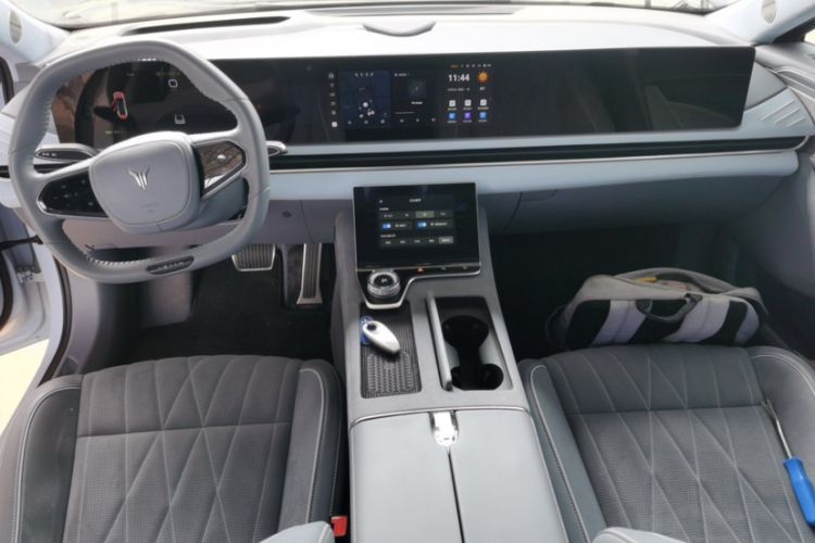 Used VOYAH PASSION 2023 Four-Wheel Drive Flagship Edition Interior 2