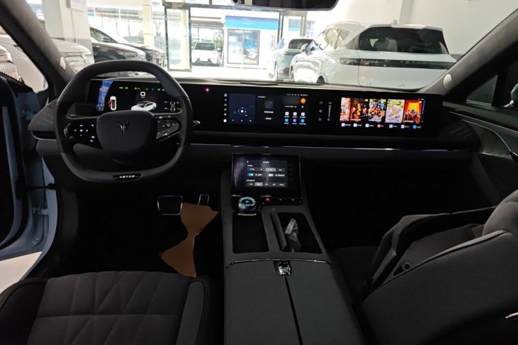 Used VOYAH PASSION 2023 Four-Wheel Drive Flagship Edition Interior 2