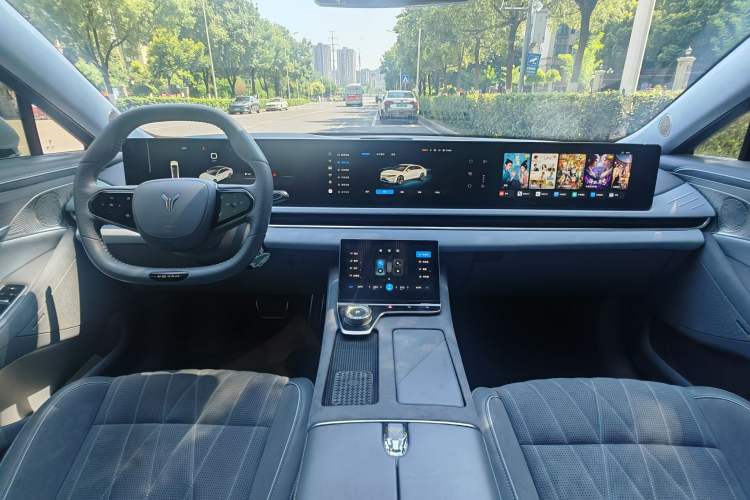 Used VOYAH PASSION 2023 Four-Wheel Drive Flagship Edition Interior 3