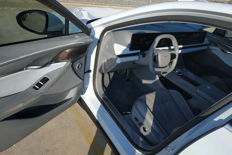 Used VOYAH PASSION 2023 Four-Wheel Drive Flagship Edition Interior 3