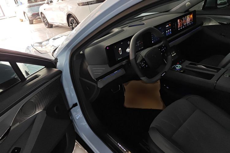 Used VOYAH PASSION 2023 Four-Wheel Drive Flagship Edition Interior 3