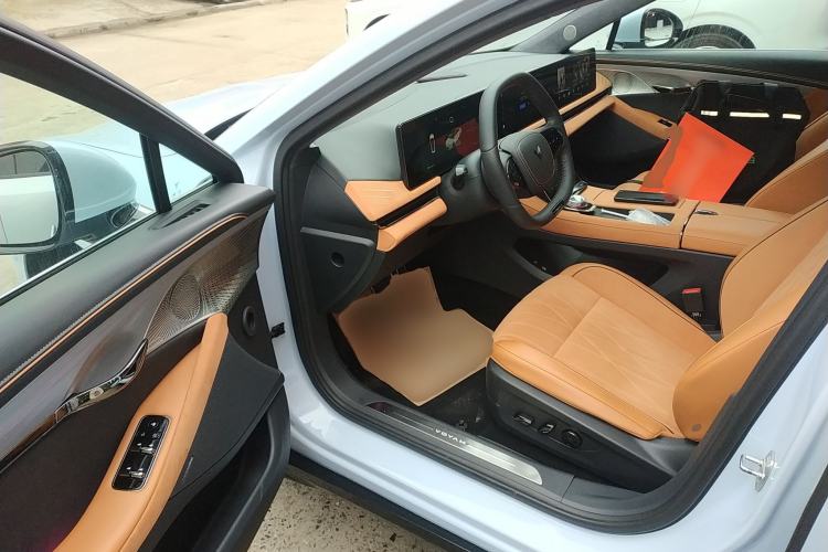 Used VOYAH PASSION 2023 Four-Wheel Drive Long-Range Version Interior 3