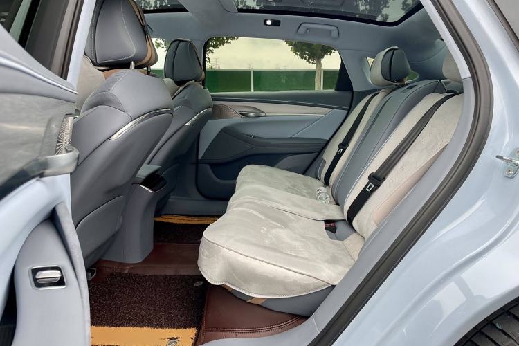 Used VOYAH PASSION 2023 Four-Wheel Drive Flagship Edition Interior 4