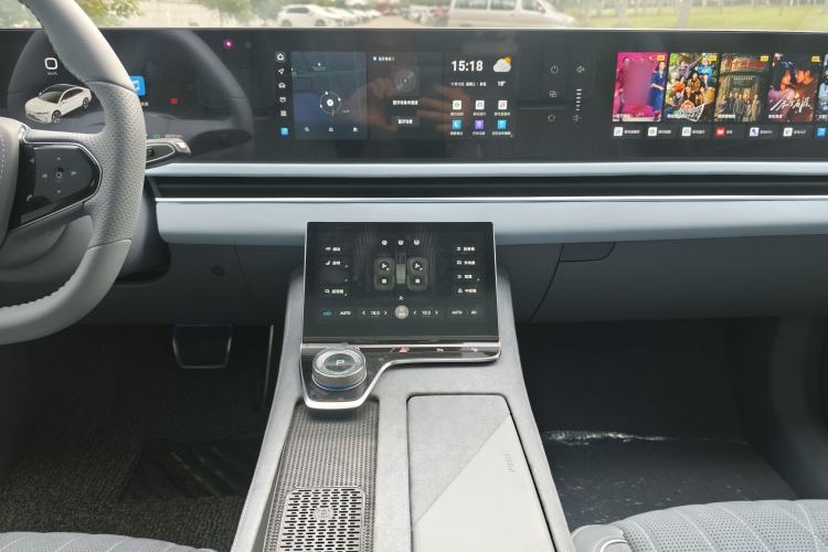 Used VOYAH PASSION 2023 Four-Wheel Drive Standard Edition Interior 5
