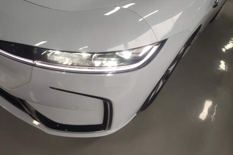 Used VOYAH PASSION 2023 Four-Wheel Drive Flagship Edition Left Front Headlight