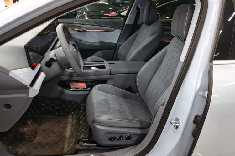 Used VOYAH PASSION 2023 Four-Wheel Drive Flagship Edition Left Front Seat