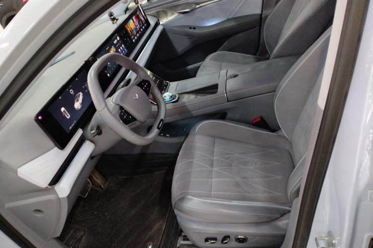 Used VOYAH PASSION 2023 Four-Wheel Drive Flagship Edition Left Front Seat