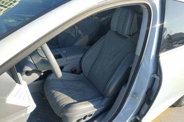 Used VOYAH PASSION 2023 Four-Wheel Drive Flagship Edition Left Front Seat