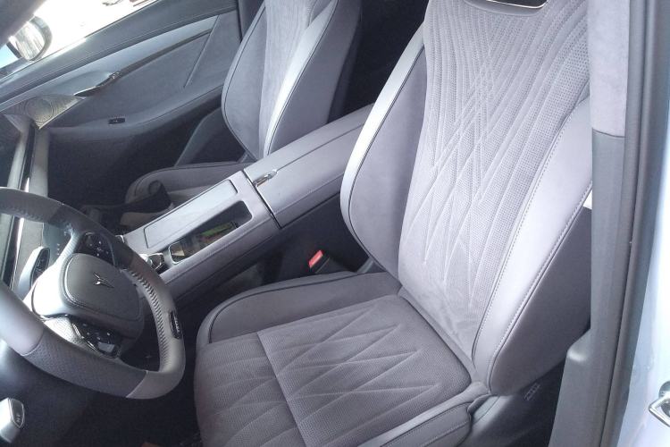 Used VOYAH PASSION 2023 Four-Wheel Drive Long-Range Version Left Front Seat