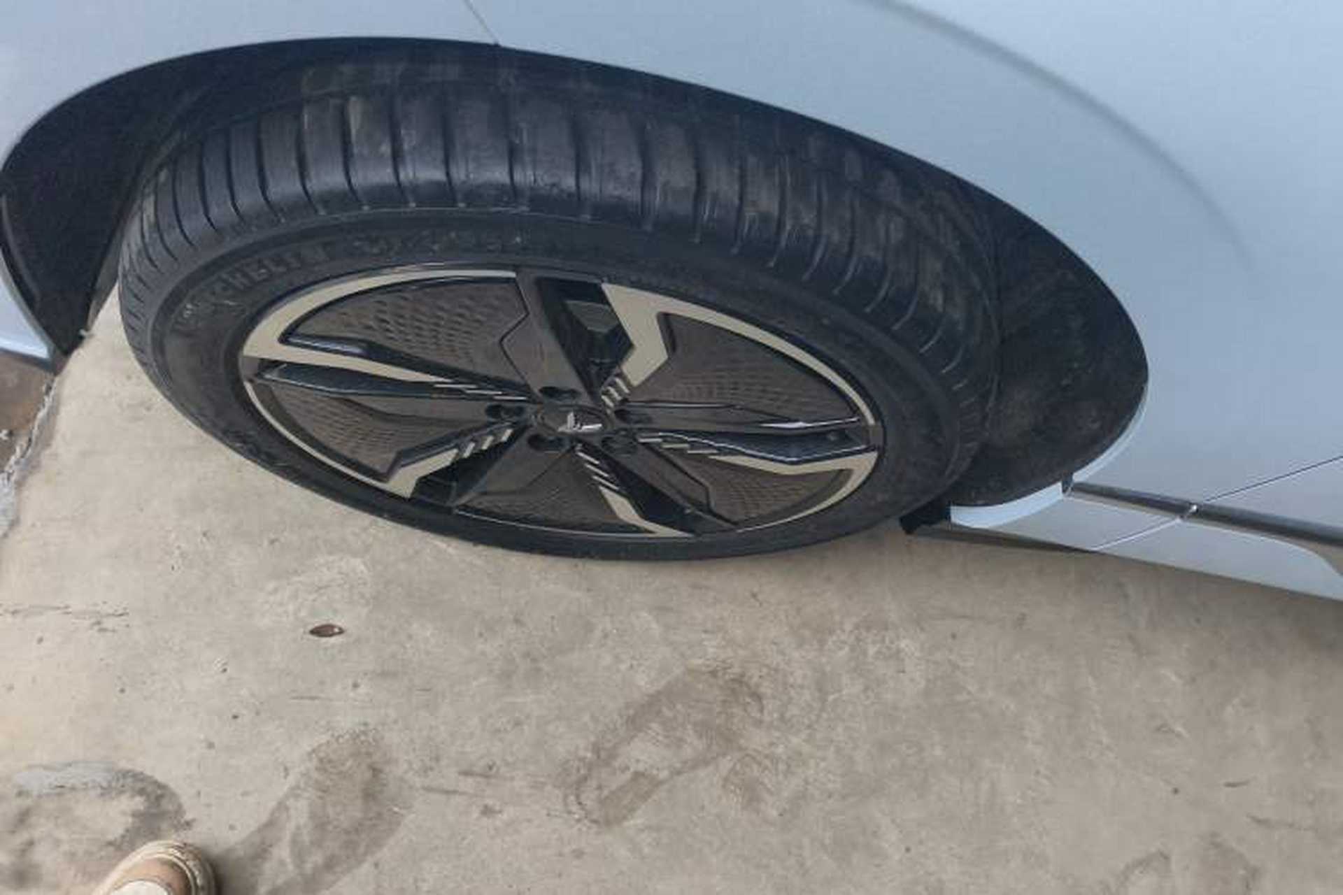 Used VOYAH PASSION 2023 Four-Wheel Drive Long-Range Version Left Front Wheel Hub