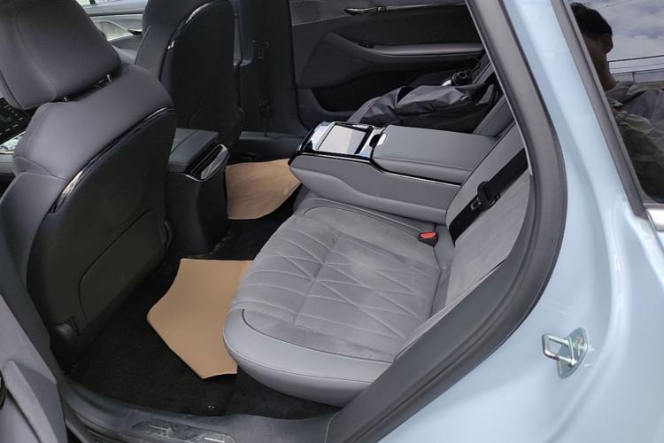 Used VOYAH PASSION 2023 Four-Wheel Drive Standard Edition Left Rear Seat