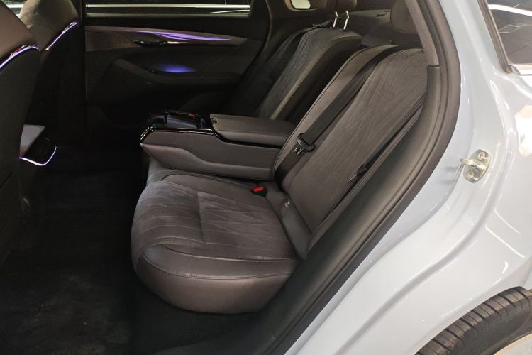 Used VOYAH PASSION 2023 Four-Wheel Drive Flagship Edition Left Rear Seat