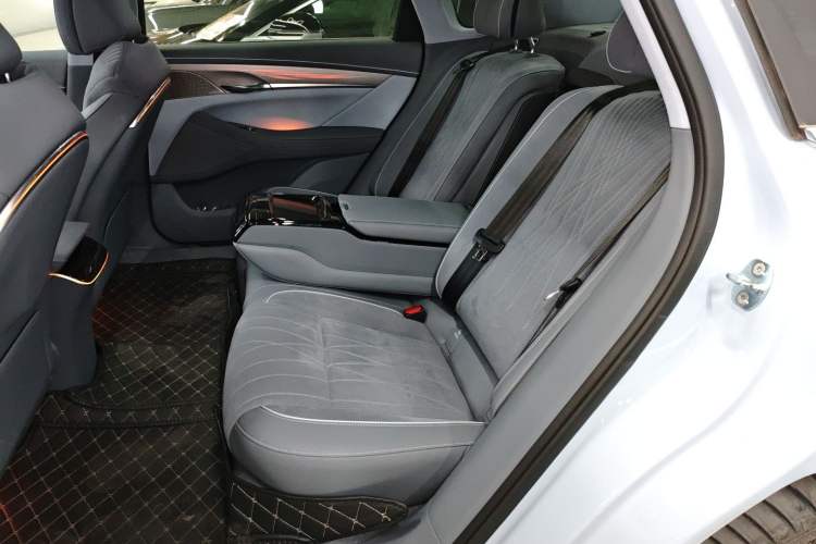 Used VOYAH PASSION 2023 Four-Wheel Drive Flagship Edition Left Rear Seat