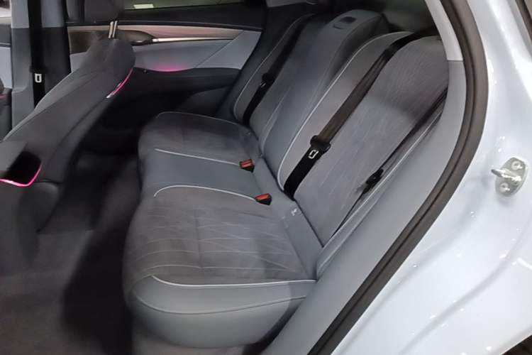 Used VOYAH PASSION 2023 Four-Wheel Drive Standard Edition Left Rear Seat