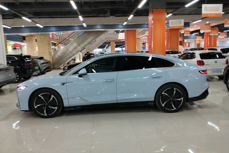 Used VOYAH PASSION 2023 Four-Wheel Drive Flagship Edition Left Side