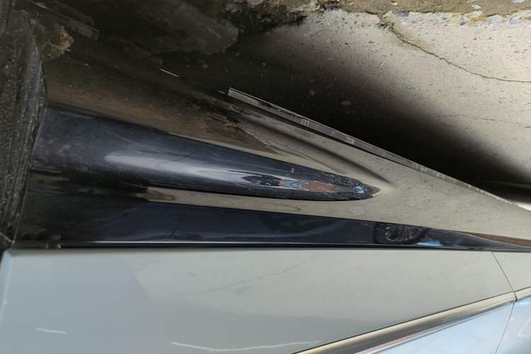 Used VOYAH PASSION 2023 Four-Wheel Drive Standard Edition Left Side Sill