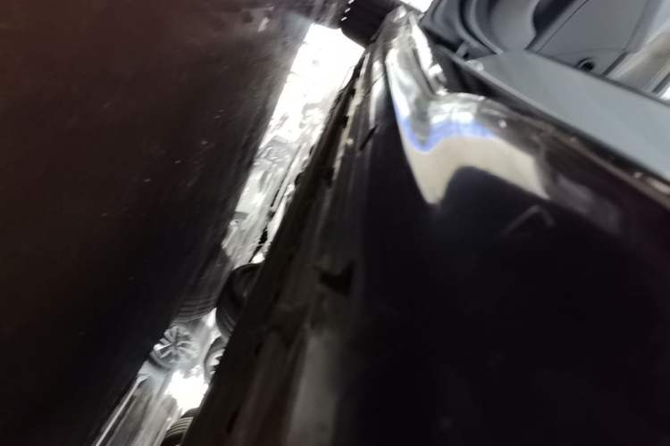 Used VOYAH PASSION 2023 Four-Wheel Drive Flagship Edition Left Side Sill