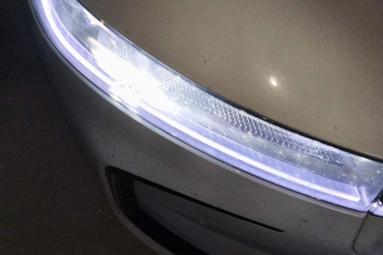 Used VOYAH PASSION 2023 Four-Wheel Drive Flagship Edition Right Front Headlight
