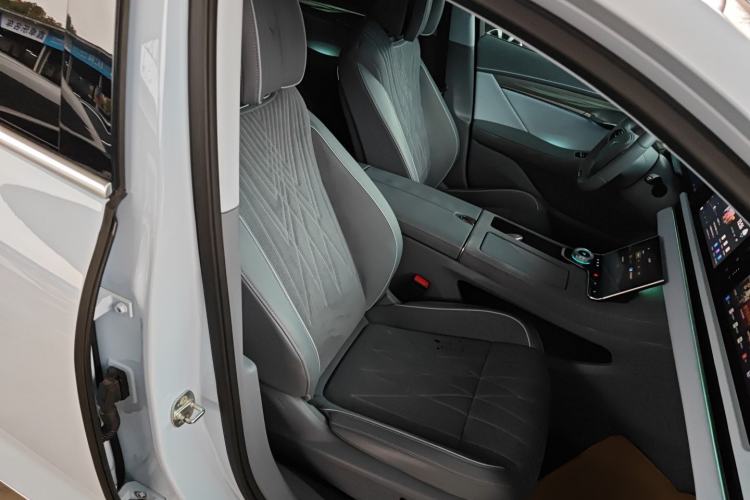 Used VOYAH PASSION 2023 Four-Wheel Drive Flagship Edition Right Front Seat