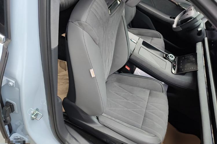 Used VOYAH PASSION 2023 Four-Wheel Drive Standard Edition Right Front Seat